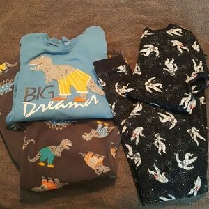 Lot of 2 boys pajamas, size 8